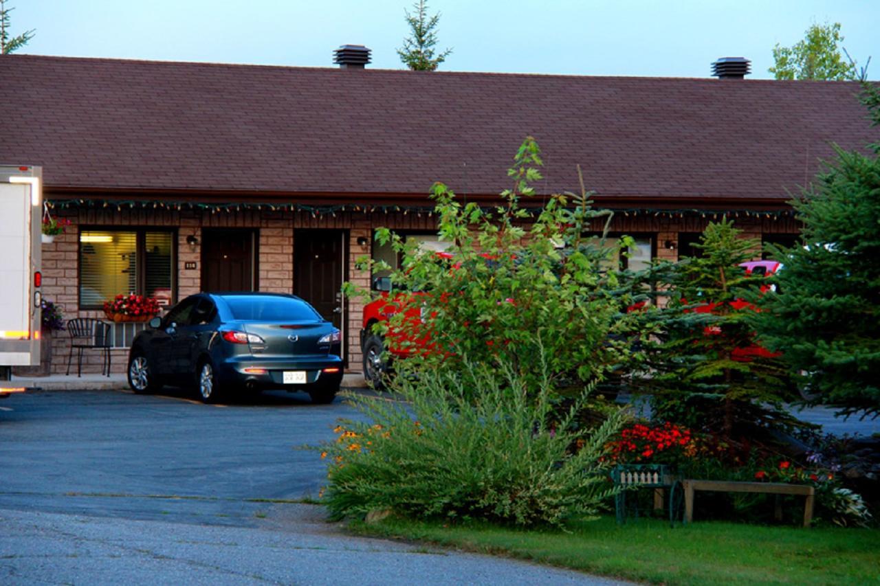 Motel Alexandrin Saint-Georges Esterno foto